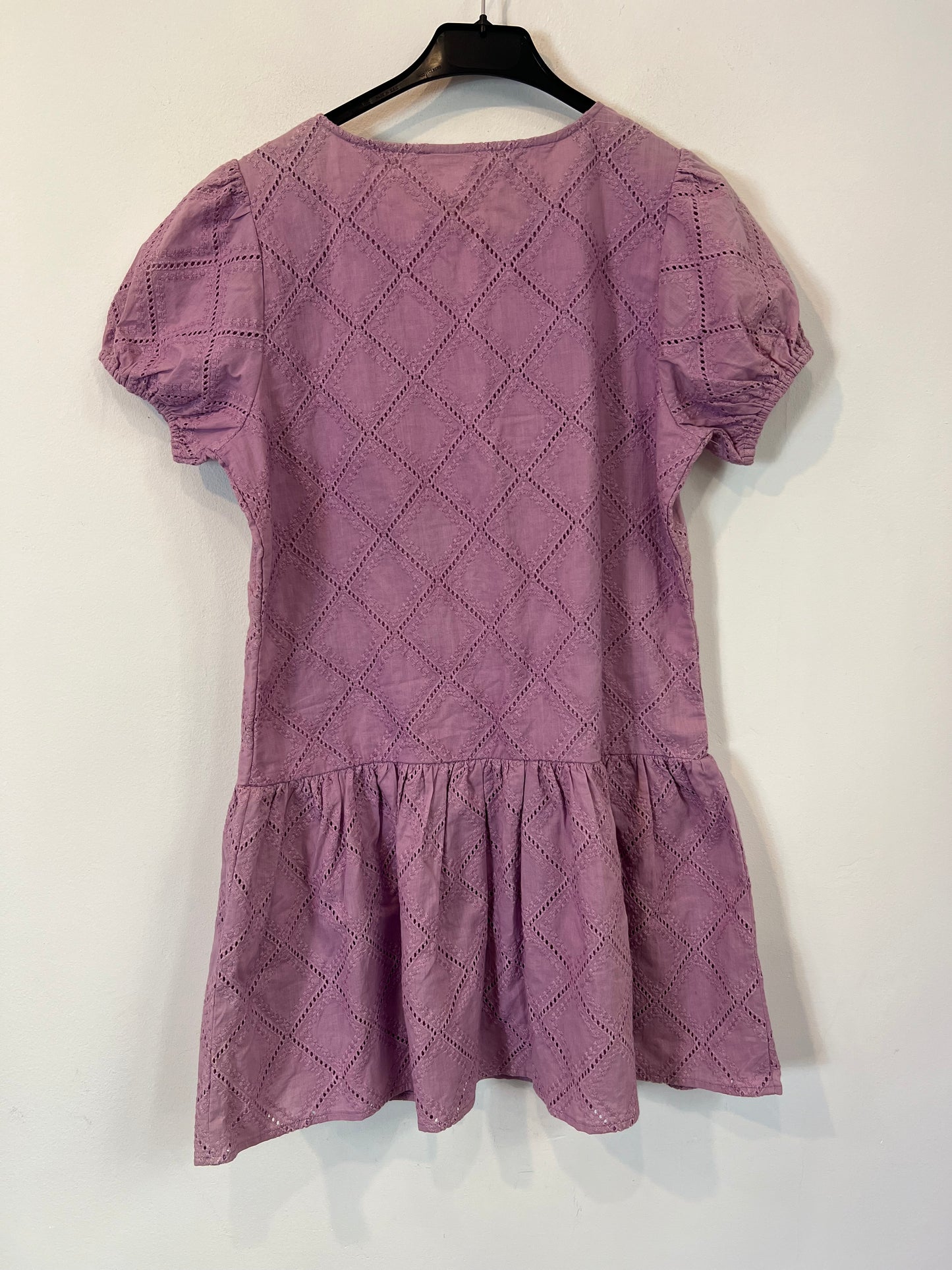 HIGH SPIRIT. Mauve die-cut dress Yours