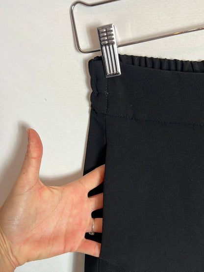 ZARA. Black culottes with side buttons, size 38