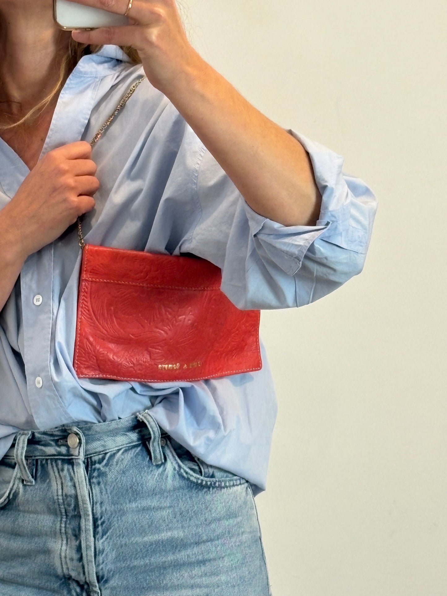 DEVA & COMEYA. Bolso /cartera de mano piel en rojo