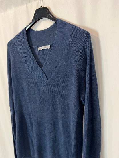 MULAYA. Thin blue Ts sweater