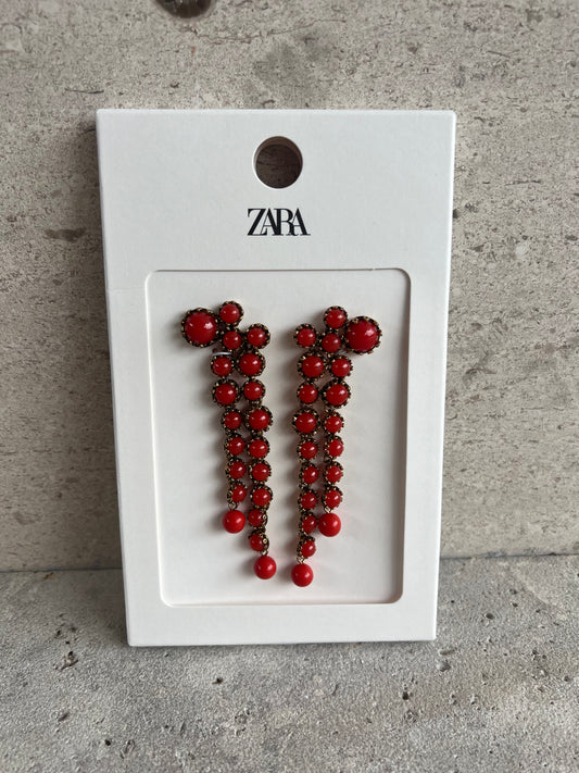 ZARA. Pendientes largos bolitas rojas. T M