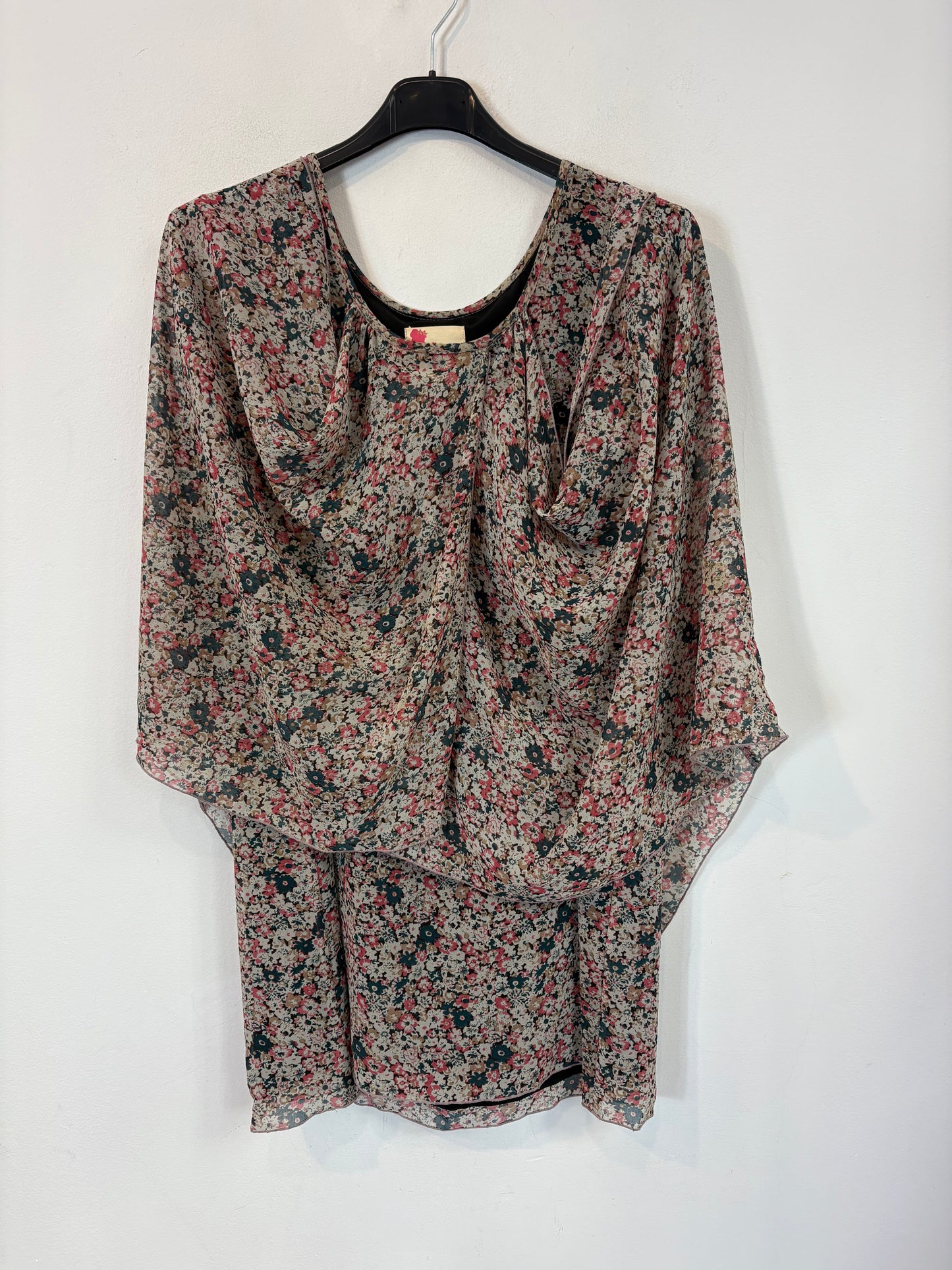 JOVONNISTA. Blusa flores fluida