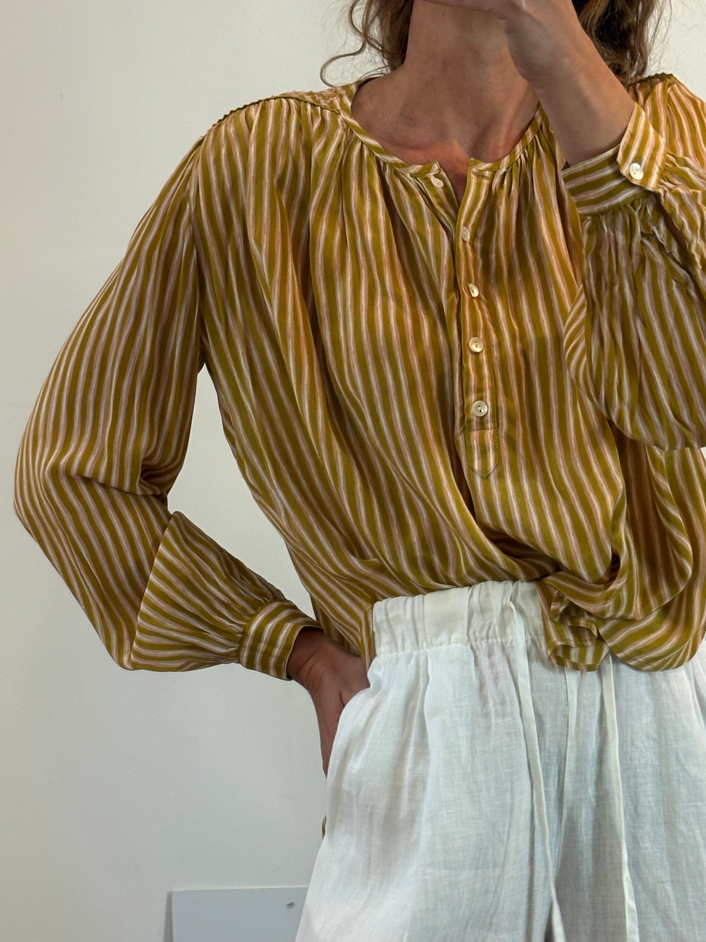 LOUISE MISHA. Blusa fluida detalle hombros