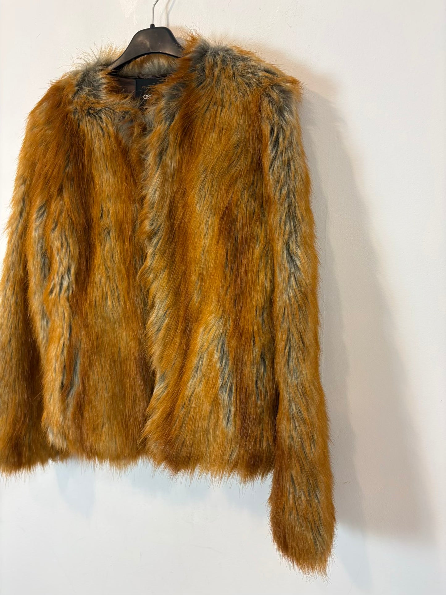 ASOS. Chaqueta pelo tonos marrones
