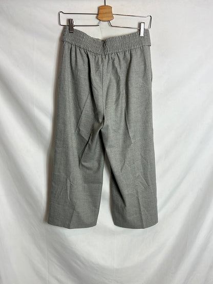 OTHER. Gray textured culotte pants. TM