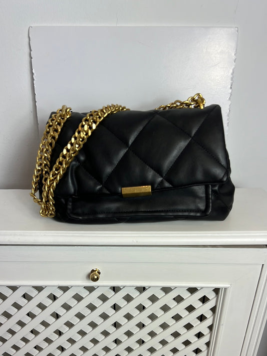 MANGO. Black quilted chain bag