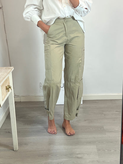 H&amp;M. Beige trousers with pockets size 36
