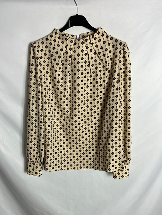 OTRAS. Blusa beige estampada detalle cuello. T S