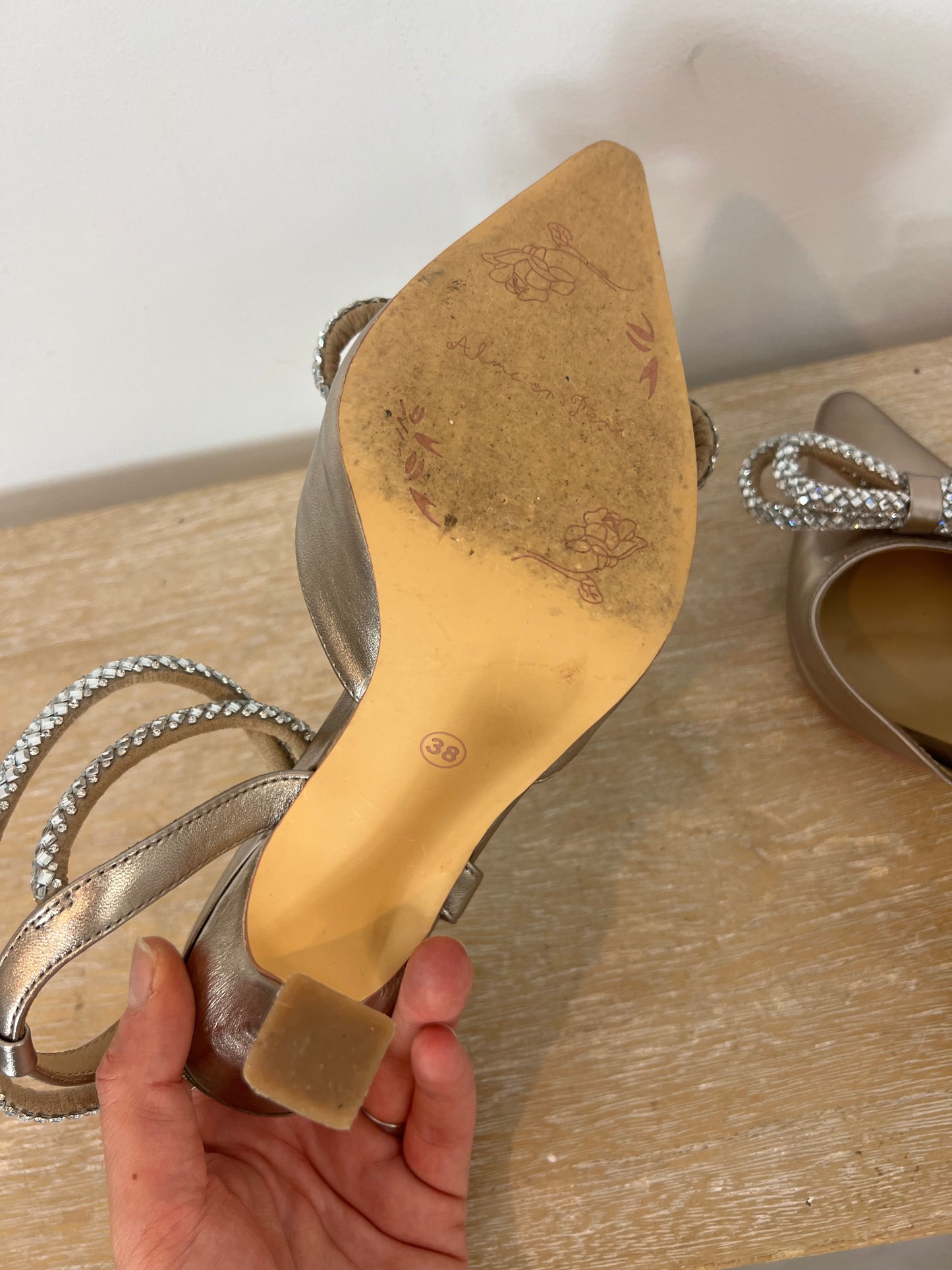 SOUL IN PAIN. Gold-tone lace-up stilettos, size 38