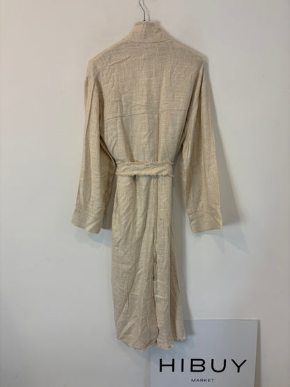 ZARA. Chaqueta larga beige fluida