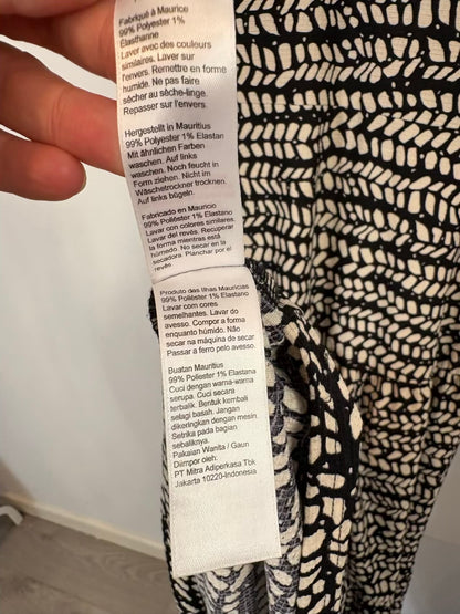 TOPSHOP. Vestido largo bicolor manga larga