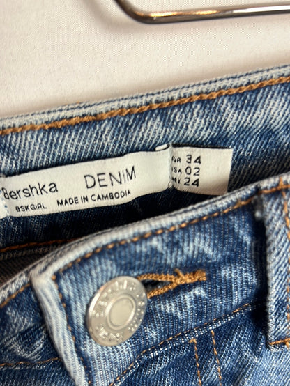 BERSHKA. Frayed denim pants T.34