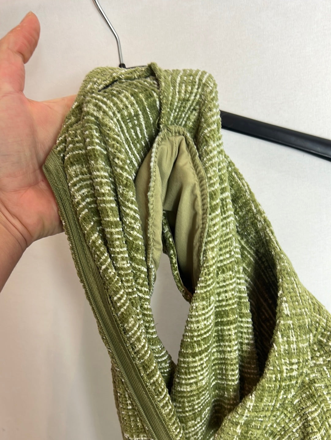 OTRAS. Mono verde jaspeado textura. T M