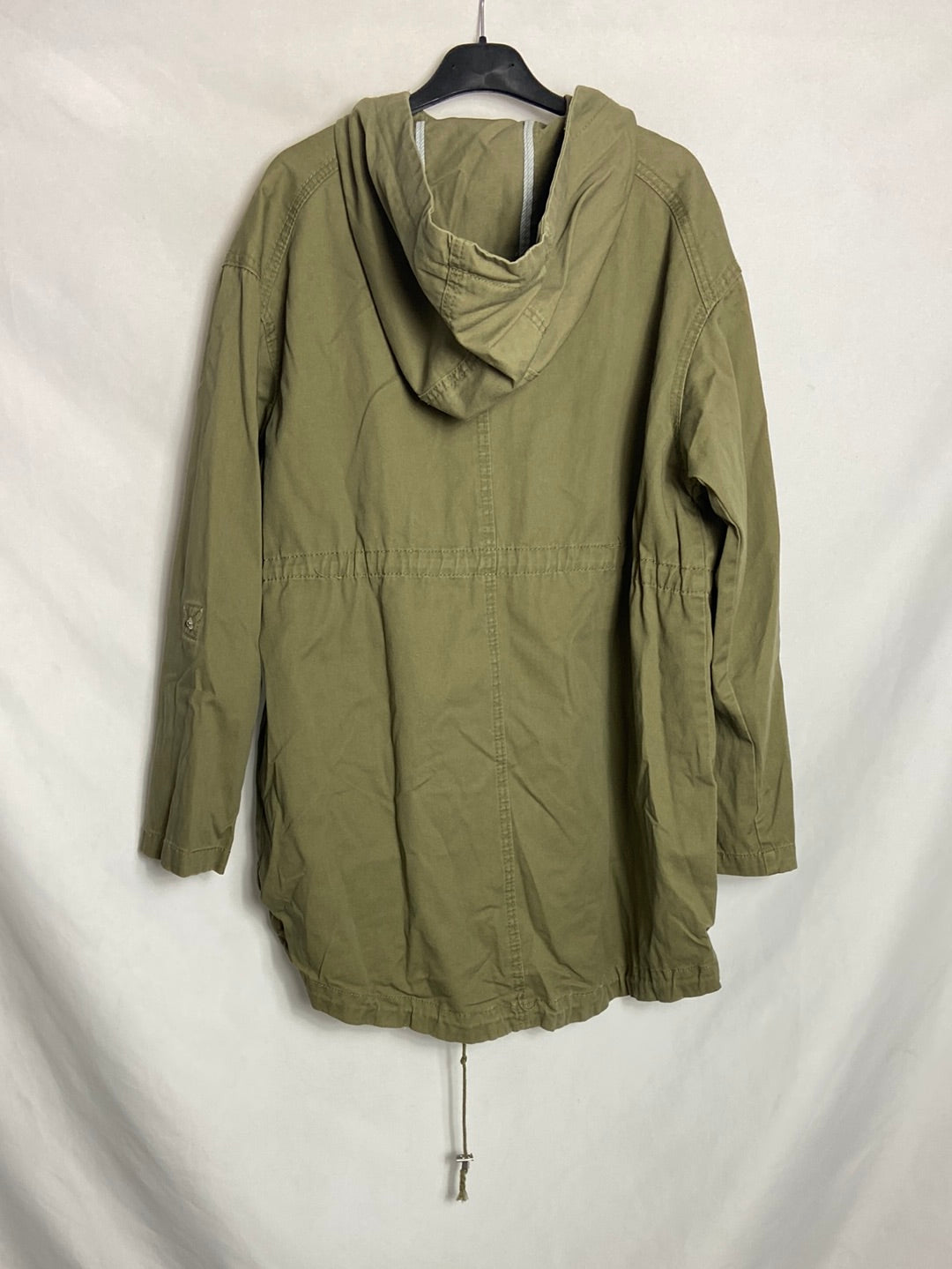 STRADIVARIUS. Parka verde larga. T S