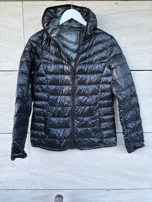 UNIQLO. Ultralight dark gray down jacket with hood. TM