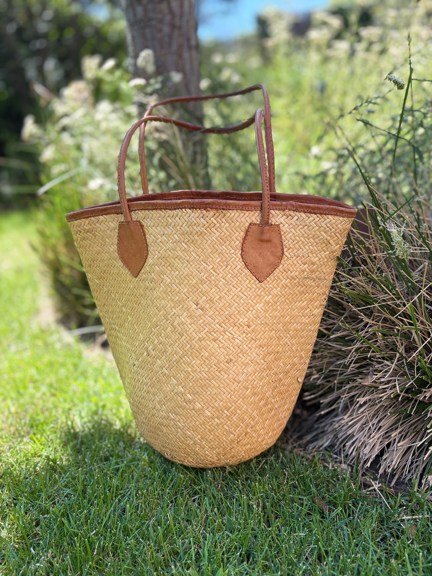 OTRAS. Bolso mimbre hecho mano