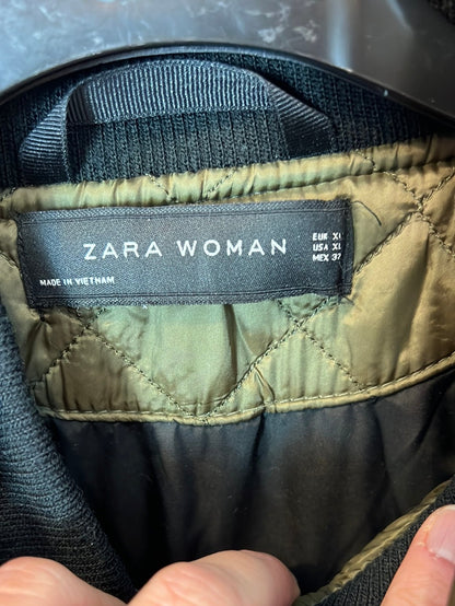 ZARA. Lightweight green quilted jacket. Size XL (M)