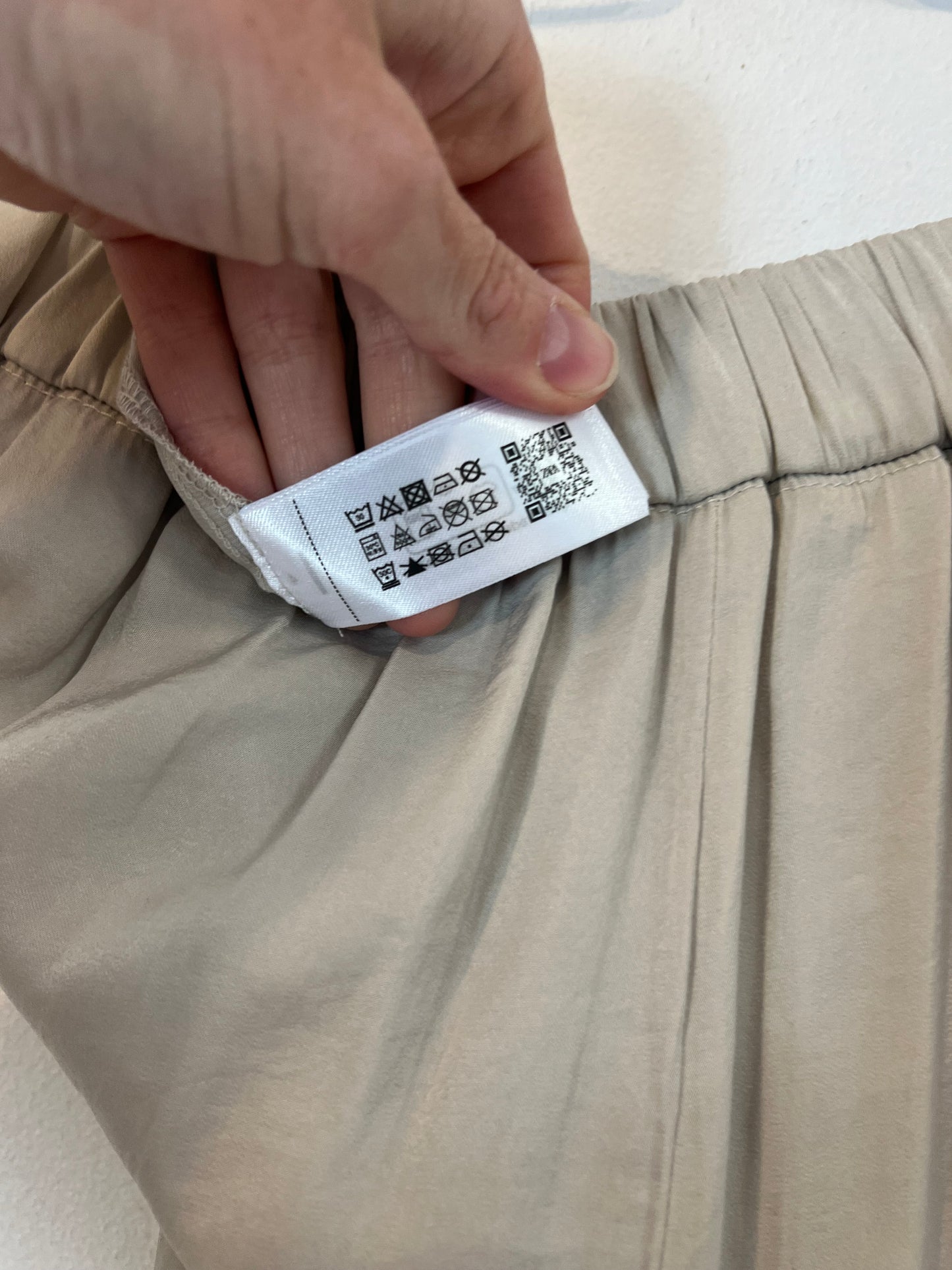 ZARA. Pantalón falda tipo fluida