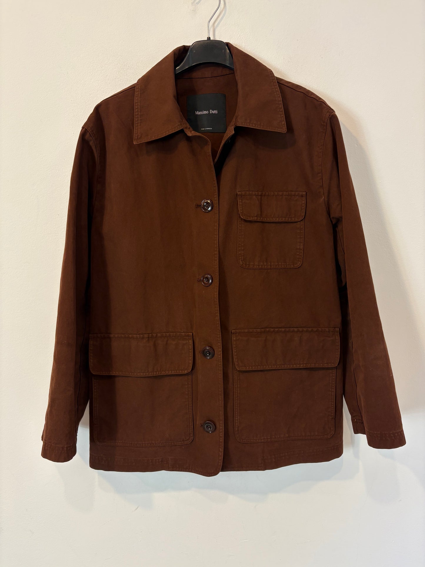MASSIMO DUTTI. Chaqueta marrón bolsillos