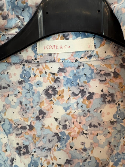 LOVIE & Co. Blusa fluida estamapda