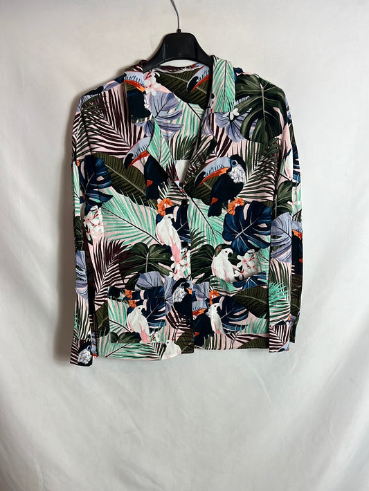 ZARA. Flowy blouse with tropical print. Size XS