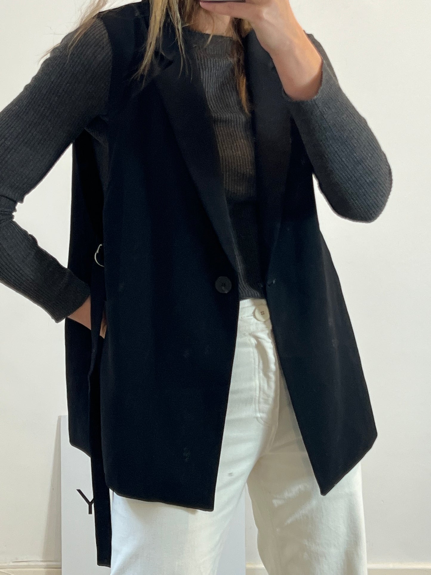 ZARA. Chaleco negro aberturas T.m