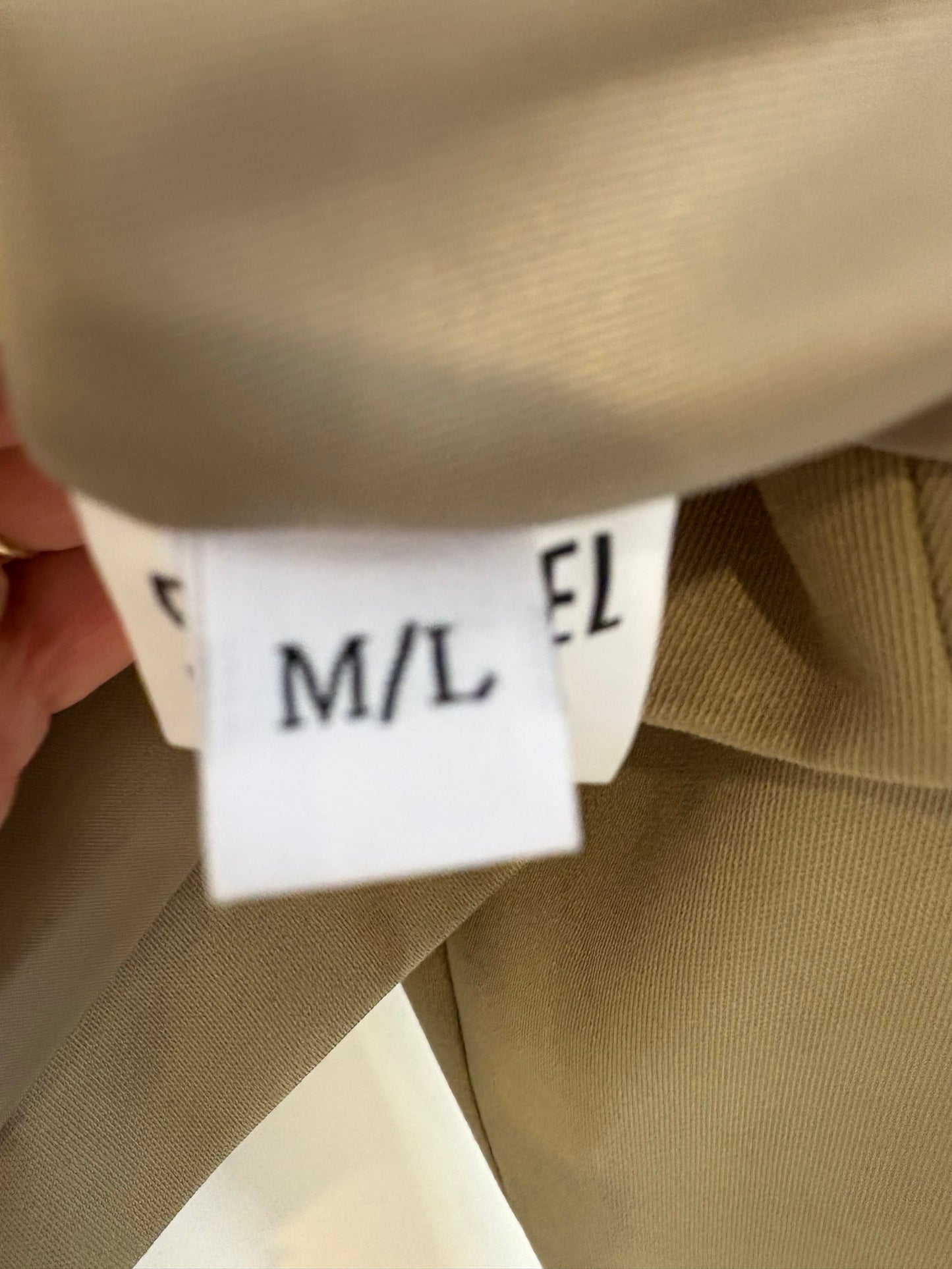 LA VIE. Chaqueta verde cropped bolsillos