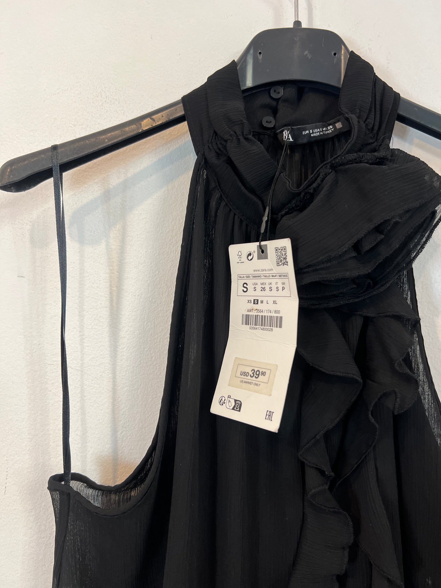 ZARA. Top negro flor T.s