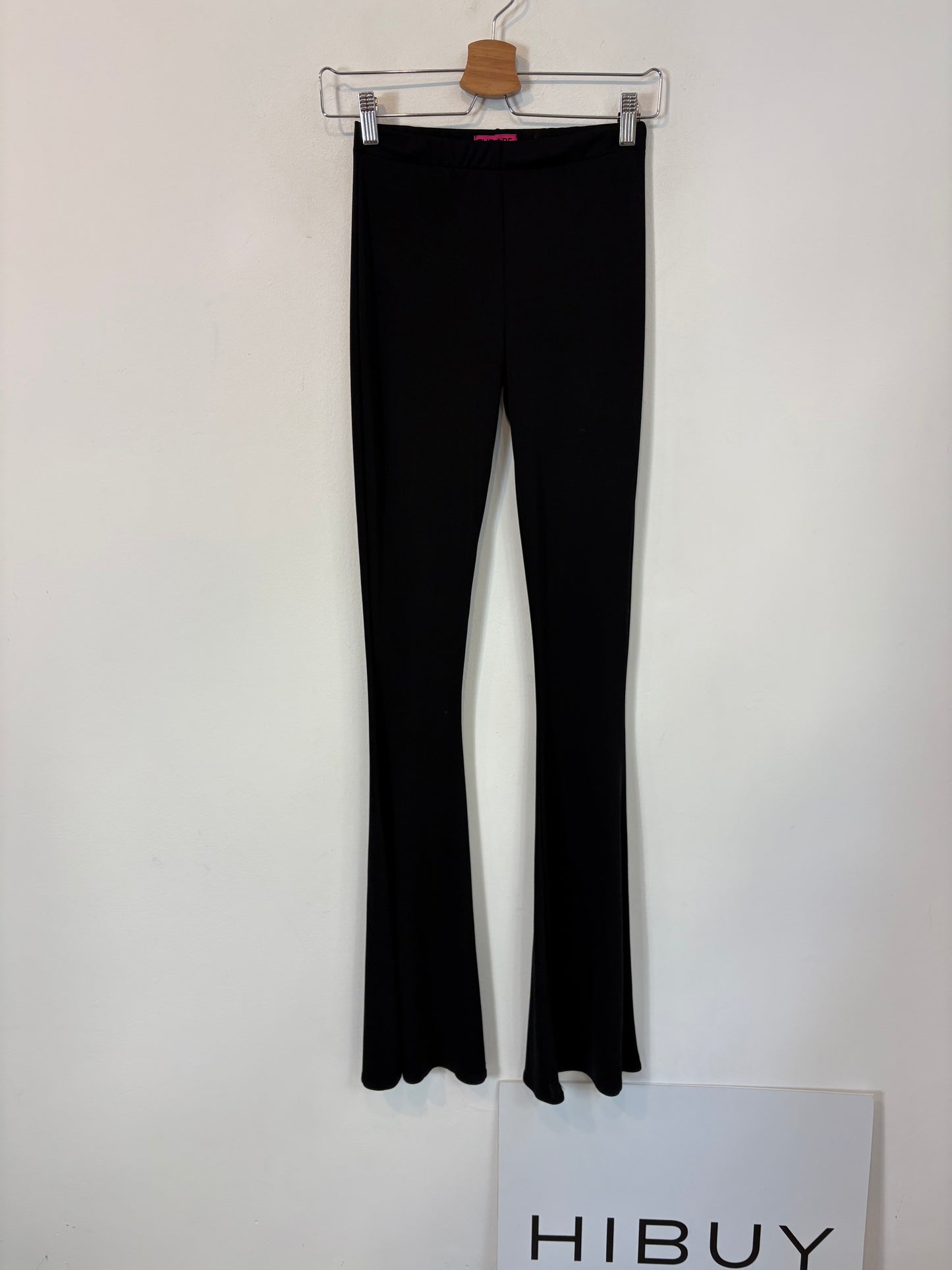 THE ARE. Pantalón elástico campana