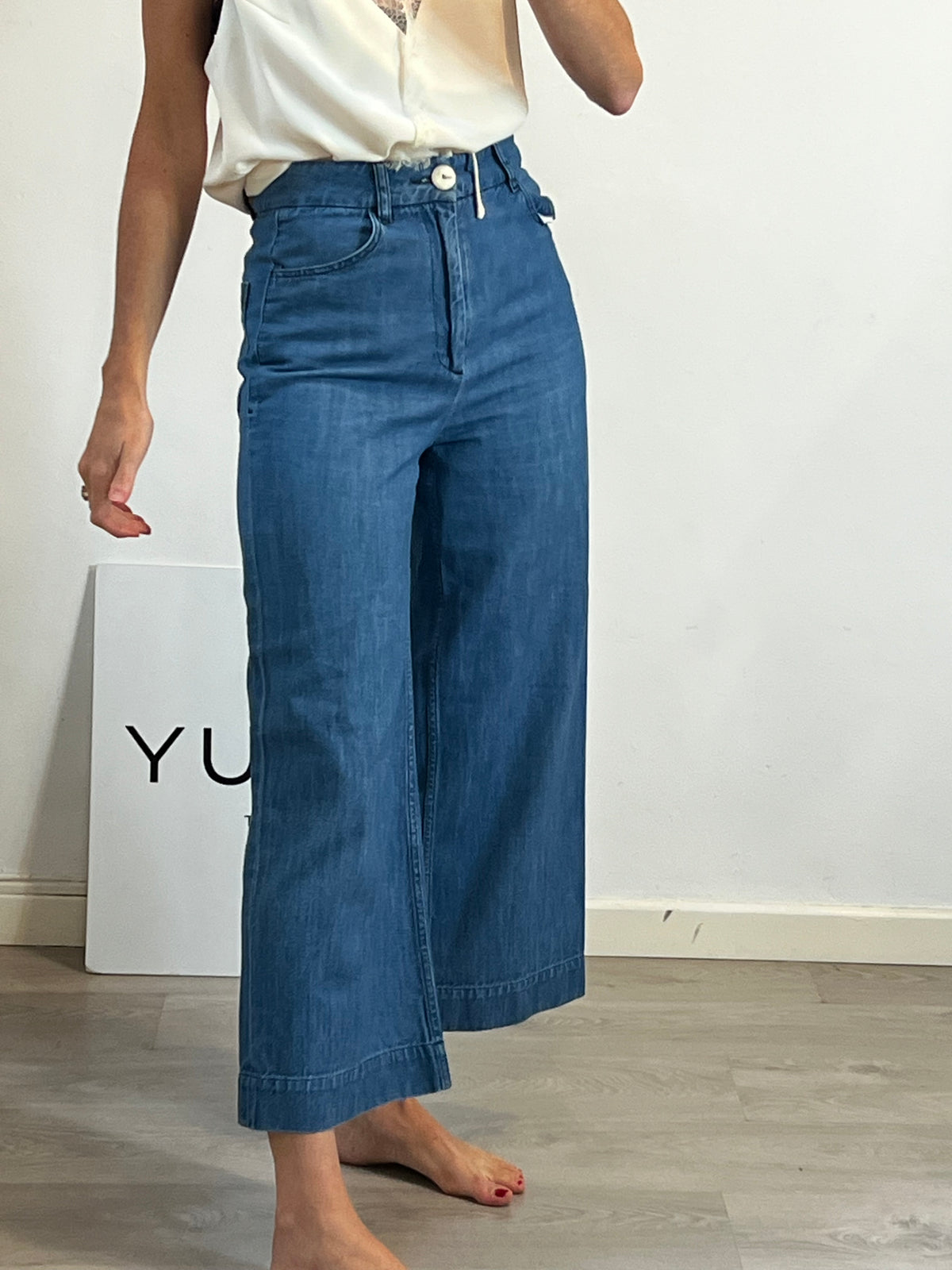MASSCOB. Denim pata ancha cropped