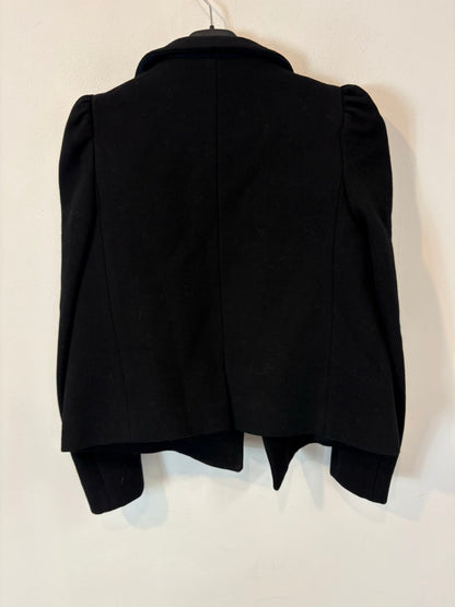 MAJE. Chaqueta lana en negro detalle hombros