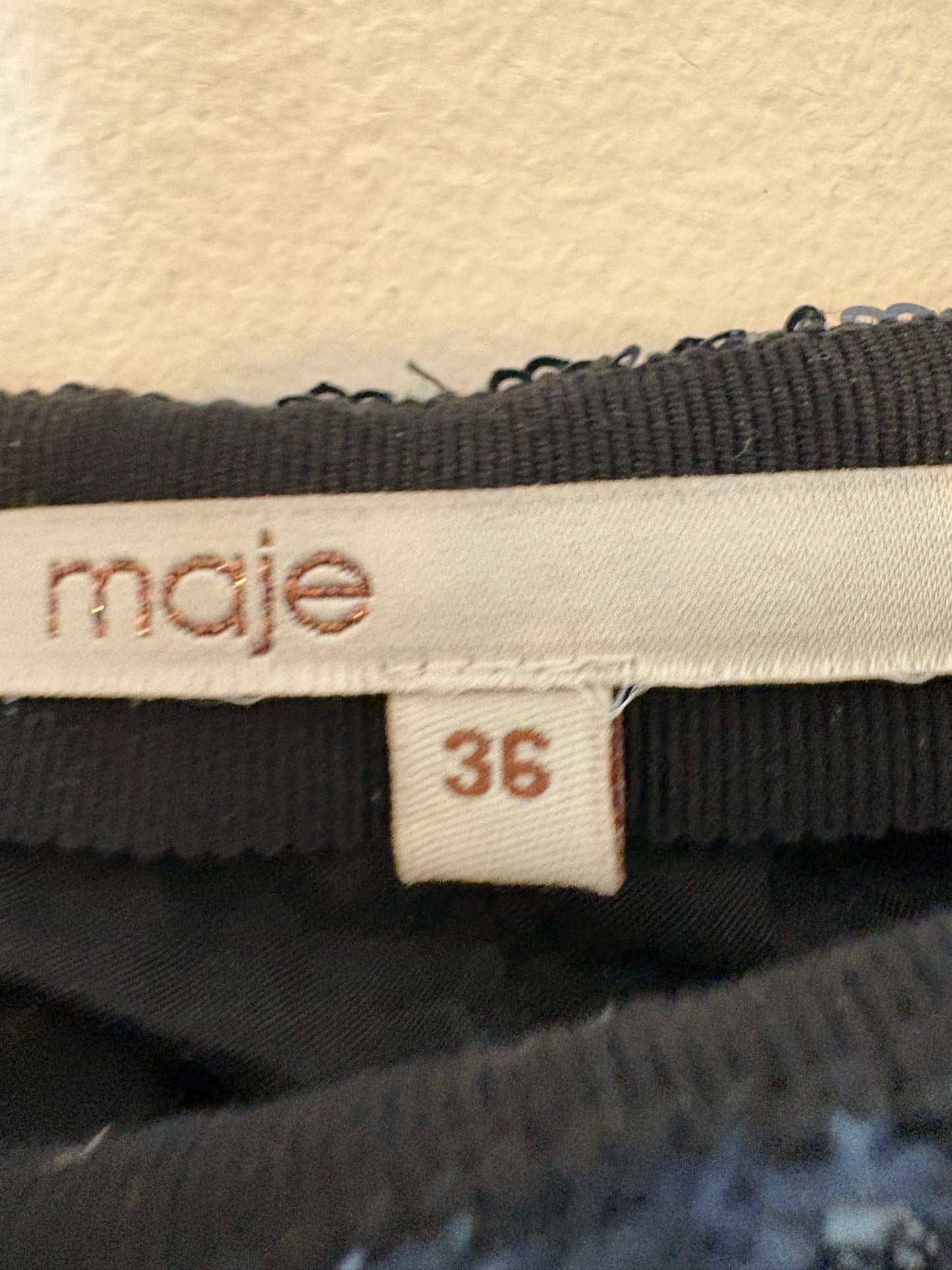 MAJE. Conjunto blazer y short lentejuelas. T S/M