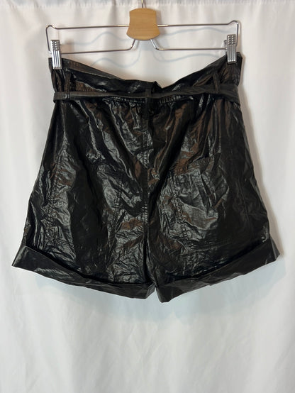 ISABEL MARANT. Textured black shorts. Size 38