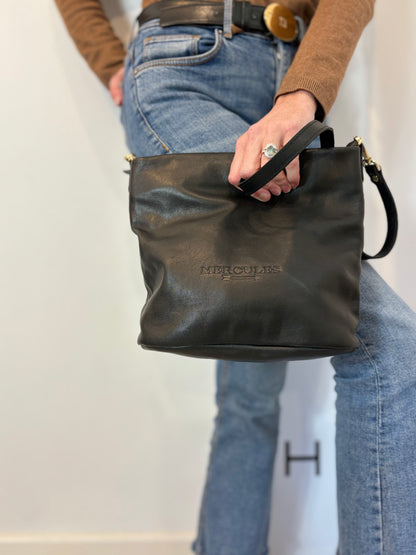 MERCULES. Bolso negro piel asa larga