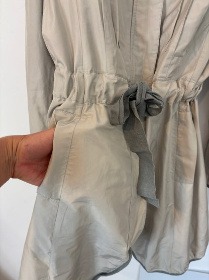 BRUNELLO CUCINELLI. Gabardina beige capucha .
