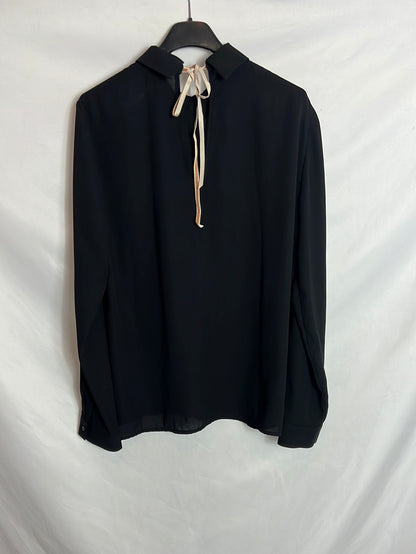 ZARA. Blusa negra semitransparente lazada. T L