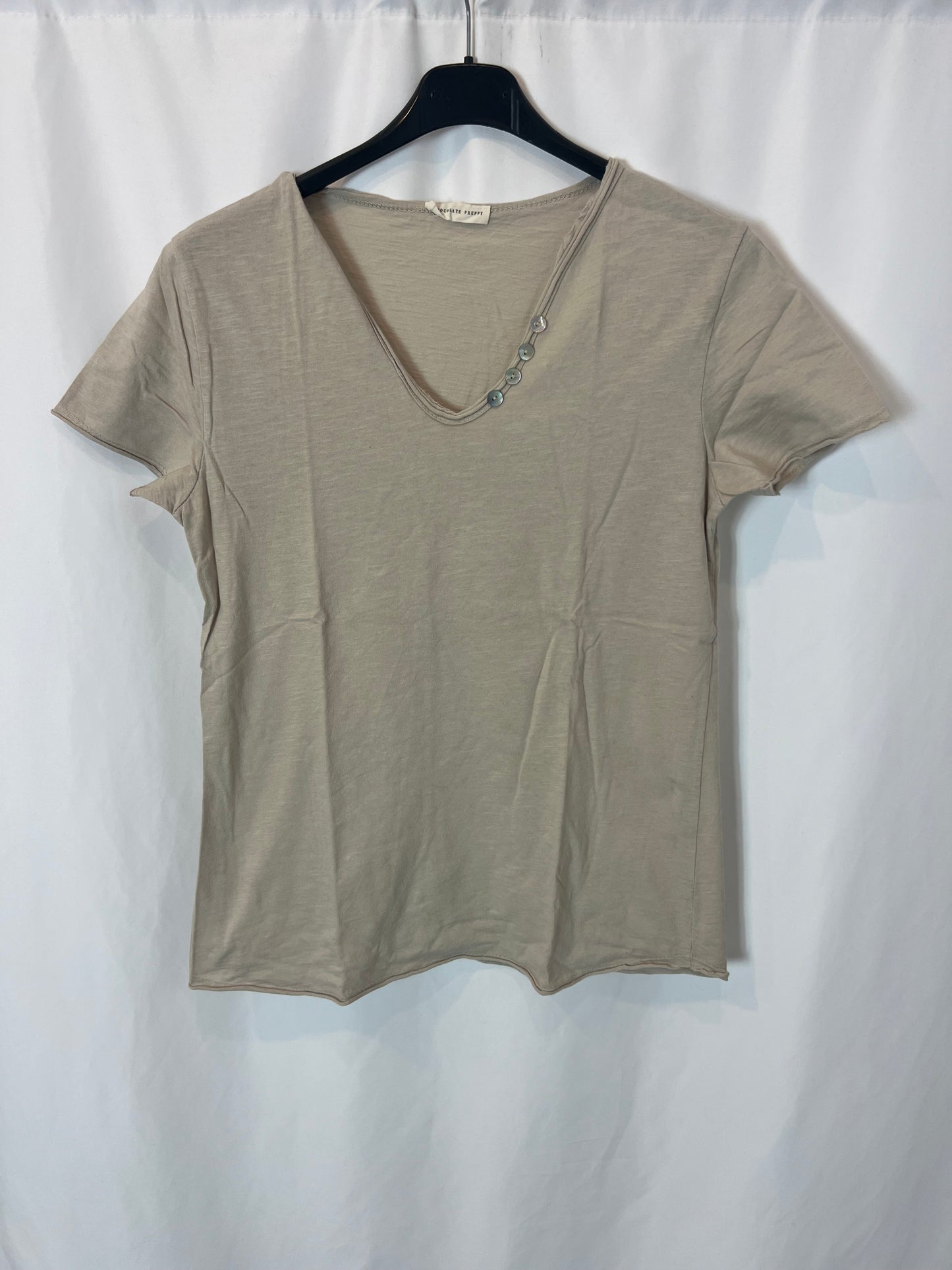 CHOCOLATE PREPPY. Camiseta algodón beige. T M