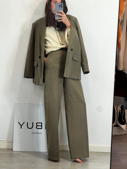 ZARA. Traje de chaqueta fluido caqui