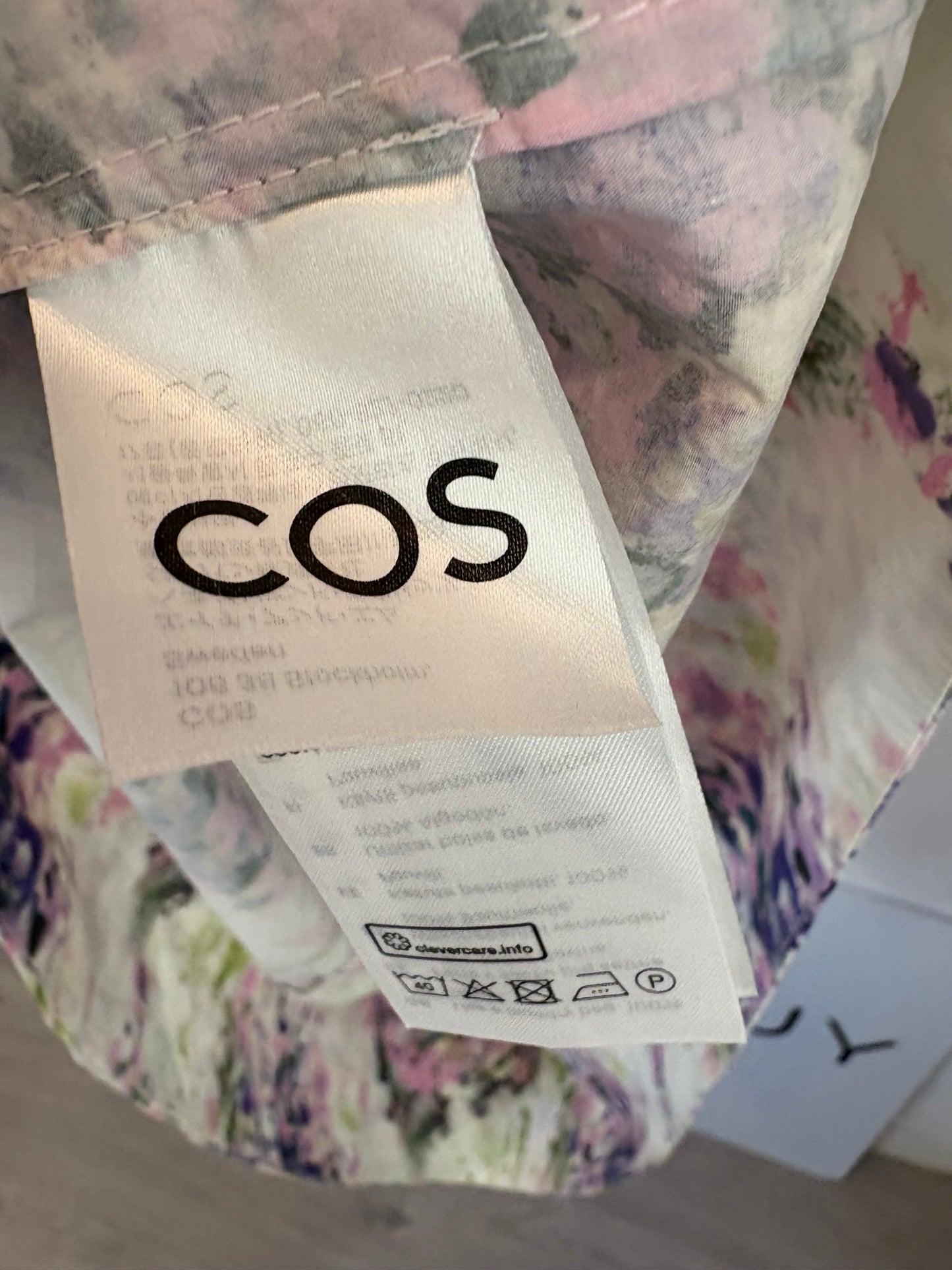 COS. Vestido midi estampado pintura. T XS