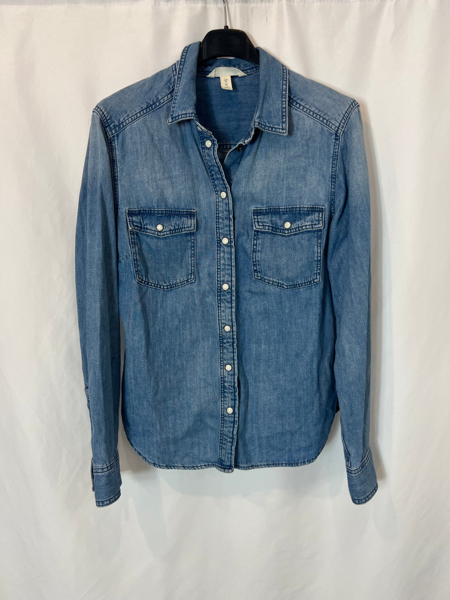 H&M. Camisa denim fluida T.36