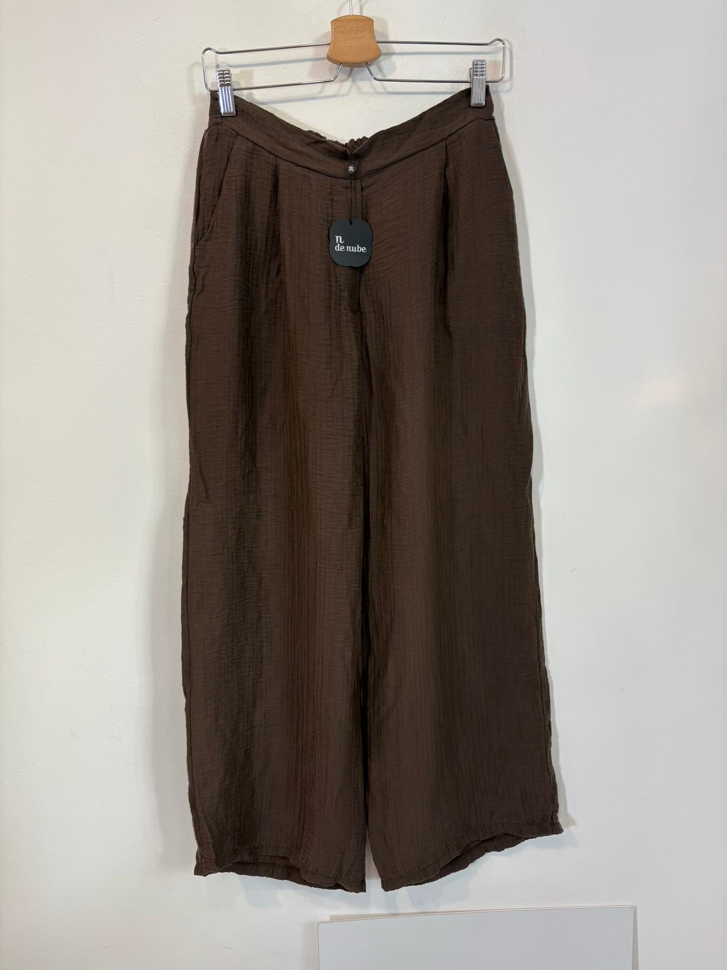 Conjunto top y pantalón fluidos chocolate