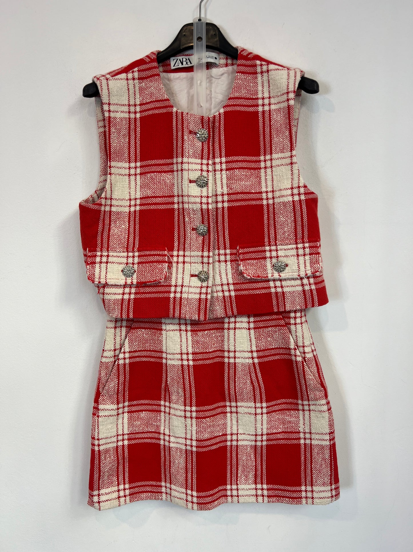 ZARA. Total checkered look Ts