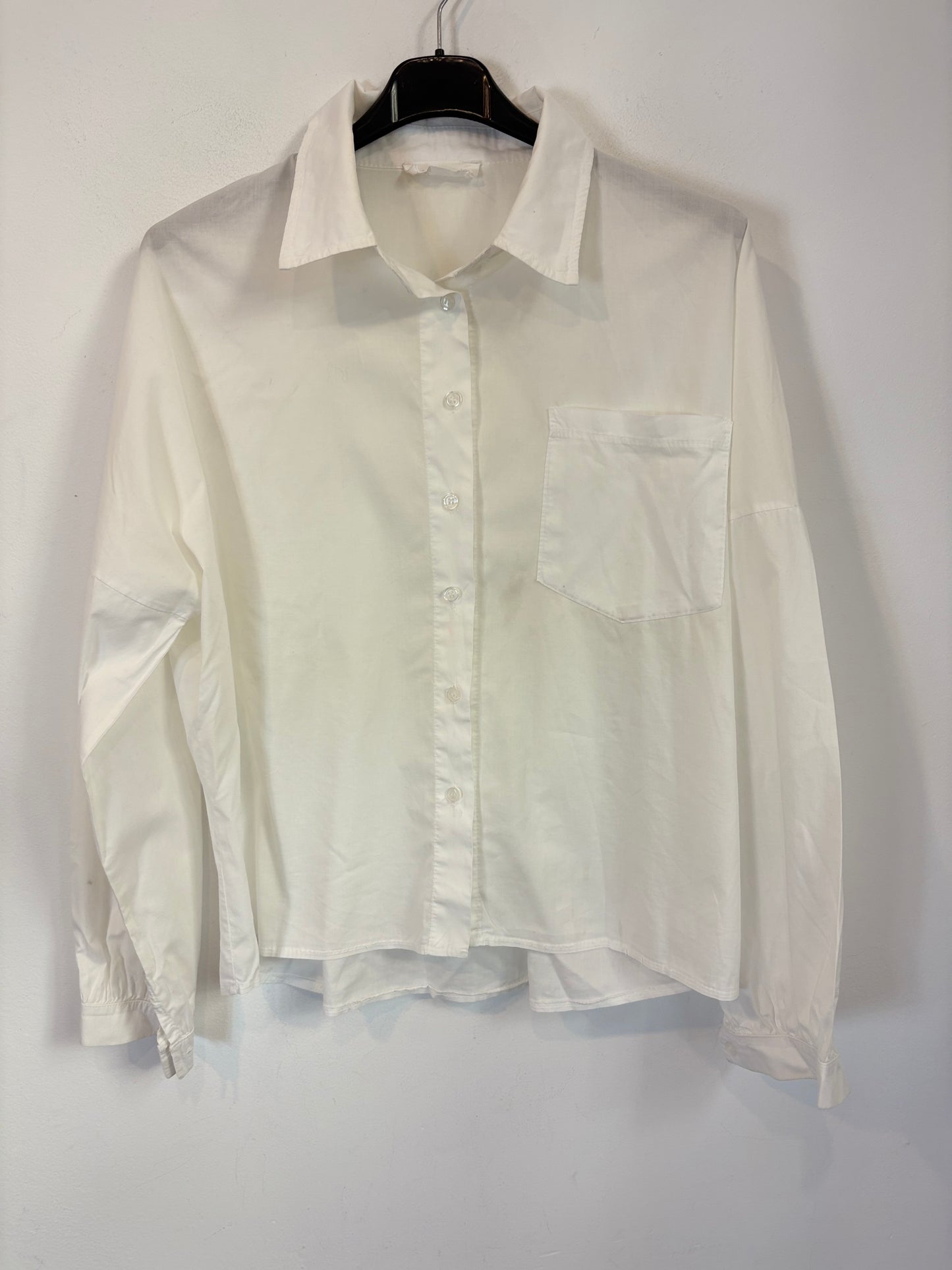 AMEÉ, White shirt with pocket. TS