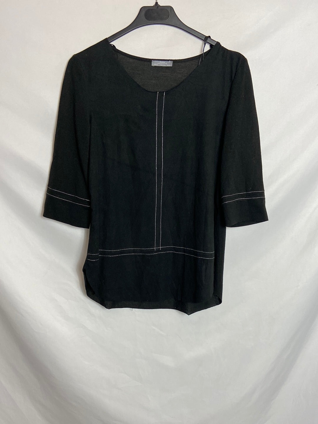 ZARA. Black blouse with white details TS