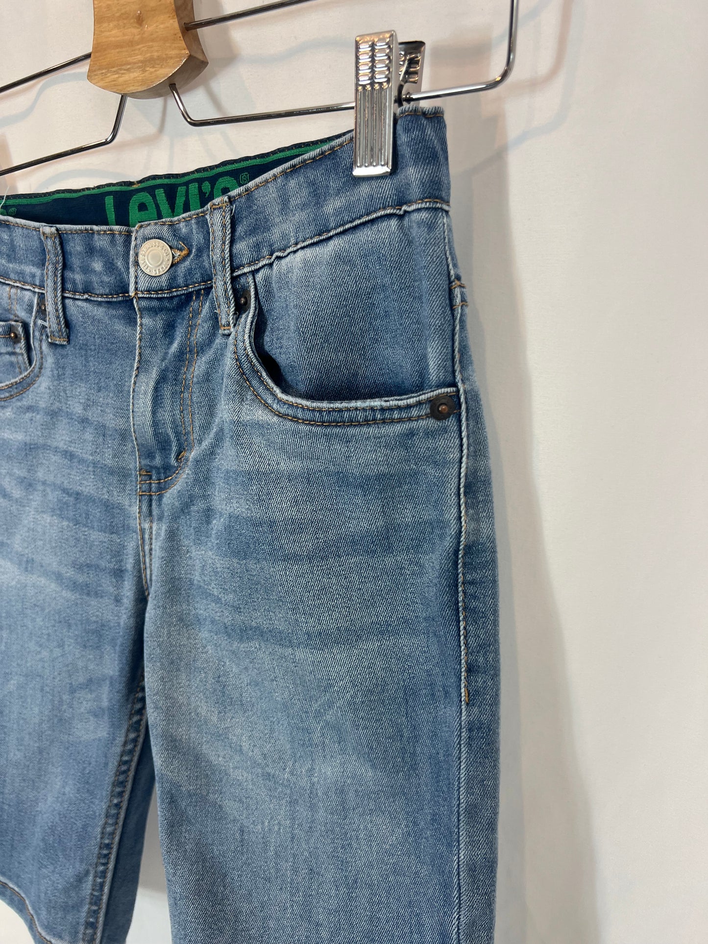 LEVI'S. Semi-elastic denim Bermuda shorts. 10 years