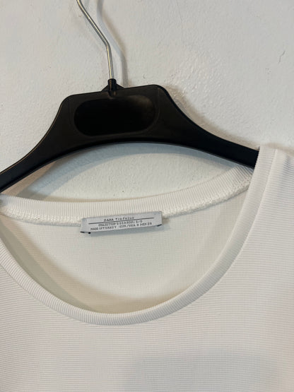 ZARA. Vestido blanco hombros T.s