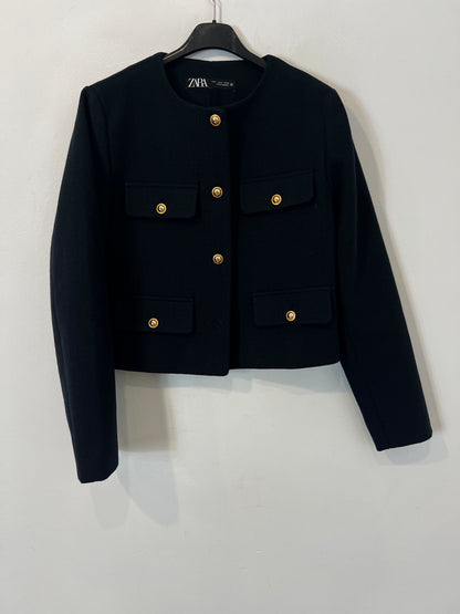 ZARA. Chaqueta azul botones dorados