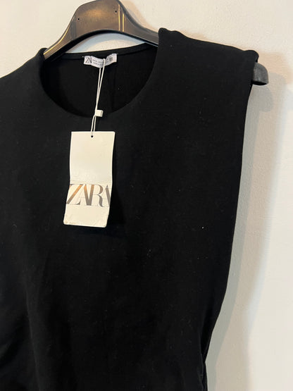 ZARA. Vestido negro fruncido T.m