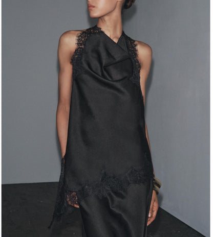 ZARA. Top negro lencero