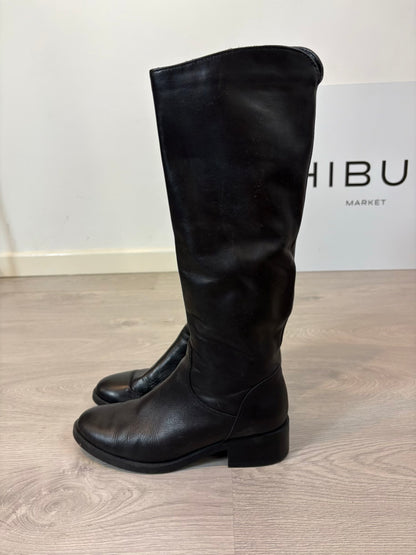 FRANCESCO BRUNELLI. Botas alas en negro. T 40